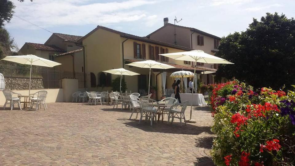 Residence Il Vigneto Lari Exterior foto